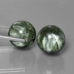 Serafinite naturale verde da  ct, sfera / palla, opaco