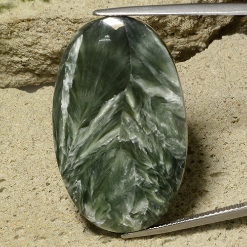 Serafinite naturale verde da 32,78 ct, taglio ovale, opaco