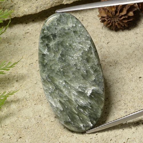 Serafinite naturale verde da 23,88 ct, taglio ovale, opaco