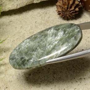 Serafinite naturale verde da 23,88 ct, taglio ovale, opaco