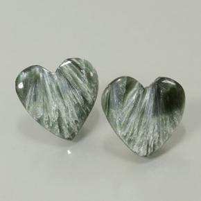 Serafinite naturale verde da 8,39 ct, a forma di cuore, opaco