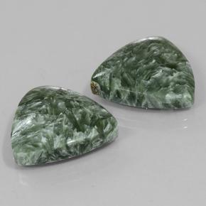 Gemme di Serafinito Verde terroso naturale da 16.71 ct, Taglio trillion, Opaco