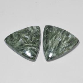 Serafinite naturale verde da 16,80 ct, trillion, opaco