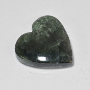 Serafinito Verde terroso naturale da 8.94 ct, A forma di cuore, Opaco