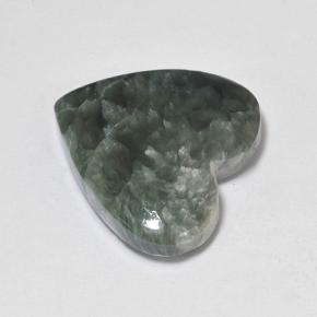 Serafinito Verde terroso naturale da 8.94 ct, A forma di cuore, Opaco