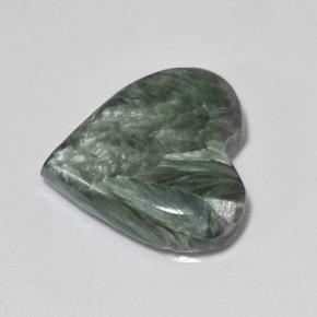Serafinite naturale verde da 6,77 ct, a forma di cuore, opaco