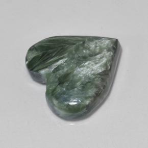 Serafinite naturale verde da 6,77 ct, a forma di cuore, opaco
