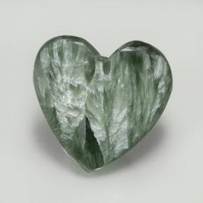 Serafinite naturale verde da 7,59 ct, a forma di cuore, opaco