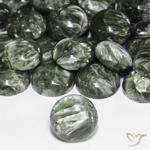 Serafinito Army Green naturale da 4.85 ct, Rotondo, Opaco