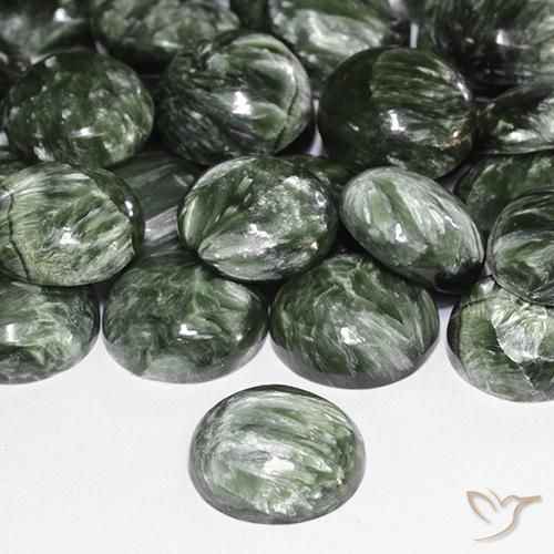 Serafinito Army Green naturale da 4.85 ct, Rotondo, Opaco