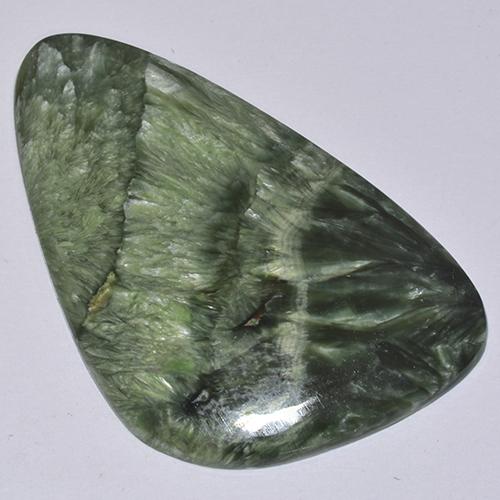 Serafinite naturale verde da 21,43 ct, forma fantasia, opaco