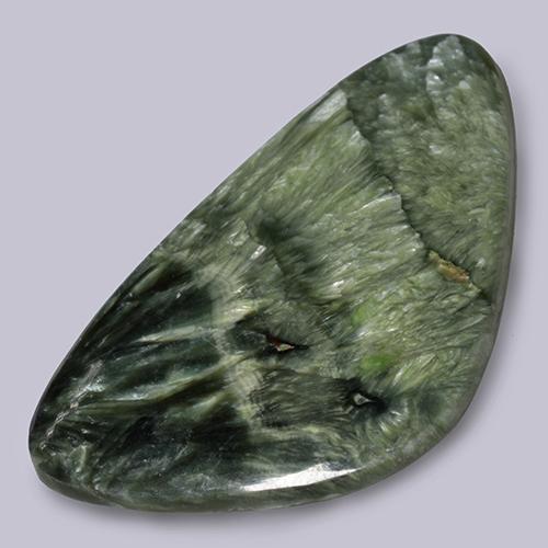 Serafinite naturale verde da 21,43 ct, forma fantasia, opaco