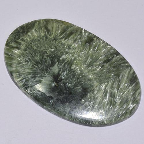 Serafinito Verde multicolore naturale da 19.69 ct, Taglio ovale, Opaco
