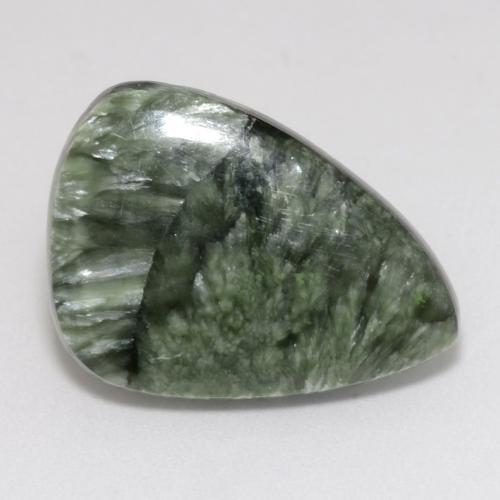 Serafinite naturale verde da 8,66 ct, forma fantasia, opaco