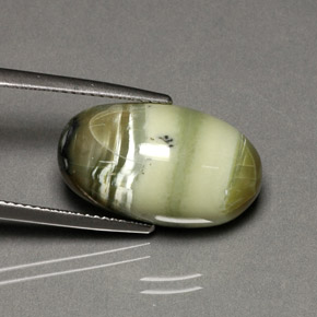 Serpentina naturale verde da 9,88 ct, taglio ovale, opaco