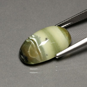 Serpentina naturale verde da 9,88 ct, taglio ovale, opaco