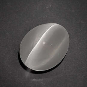 Sillimanite cat's eye naturale grigio da 7,96 ct, taglio ovale, traslucido