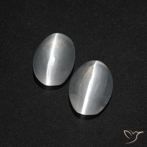 Sillimanite cat's eye naturale bianco da 2,31 ct, taglio ovale, traslucido