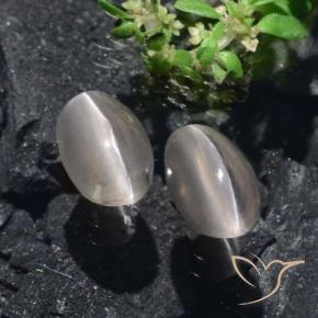 Gemme di Sillimanite Occhio di Gatto Grigio molto chiaro naturale da 2.20 ct, Ovale, Traslucido
