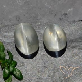 Gemme di Sillimanite Occhio di Gatto Bianco caldo naturale da 2.94 ct, Ovale, Traslucido