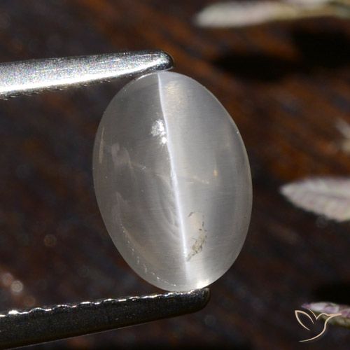 1.58ct Naturale Bianco caldo Sillimanite effetto occhio di gatto, Ovale, Trasparente