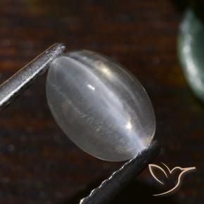 Sillimanite Occhio di Gatto Bianco caldo naturale da 1.54 ct, Ovale, Traslucido
