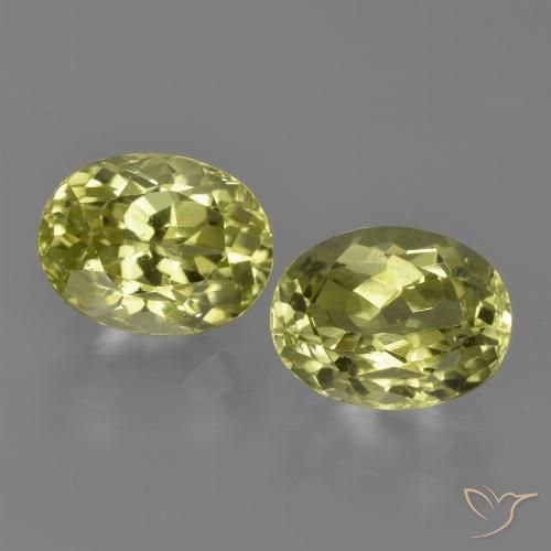 Gemme di Sillimanite Giallo verdastro naturale da 3.33 ct, Taglio ovale, VVS-VS