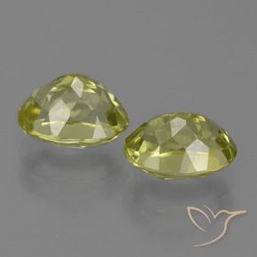 Gemme di Sillimanite Giallo verdastro naturale da 3.33 ct, Taglio ovale, VVS-VS
