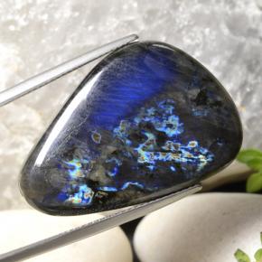 Spettrolite naturale multicolore da 24,80 ct, forma fantasia, opaco