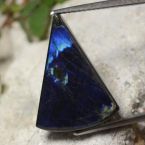 Spettrolite naturale multicolore da 7,77 ct, trillion, opaco