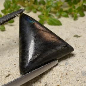 Spettrolite naturale multicolore da 4,11 ct, trillion, opaco
