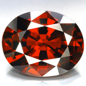 Granato spessartite Rosso naturale da 9.53 ct, Taglio ovale, VVS-VS