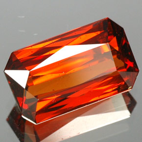 Granato spessartite Arancione rossastra naturale da 2.28 ct, Taglio smeraldo, VVS-VS