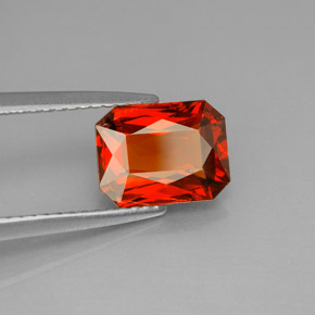 Granato spessartite naturale rosso da 2,42 ct, taglio smeraldo, VVS-VS