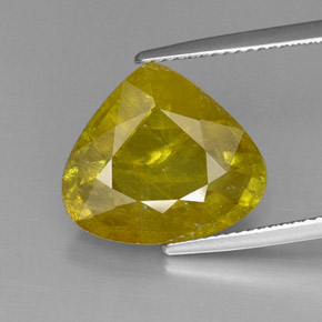 Sfene Oro verdastro naturale da 9.08 ct, Forma a pera, I1