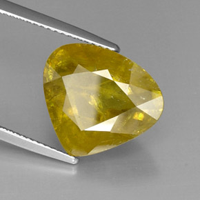Sfene Oro verdastro naturale da 9.08 ct, Forma a pera, I1