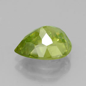 Sfene Verde giallastro naturale da 2.64 ct, Forma a pera, SI