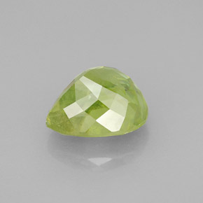 Sfene naturale verde da 3,30 ct, taglio a pera, SI