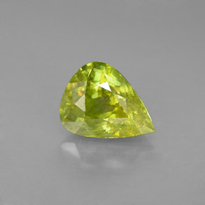 Sfene naturale verde da 2,47 ct, taglio a pera, SI