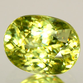 Sfene Verde giallastro naturale da 2.12 ct, Taglio ovale, VS