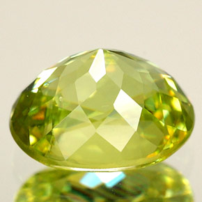 Sfene Verde giallastro naturale da 2.12 ct, Taglio ovale, VS