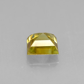 Sfene naturale giallo da 0,45 ct, quadrato, VS