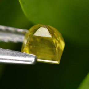 Sfene Oro verdastro naturale da 0.43 ct, Quadrato, VS-SI