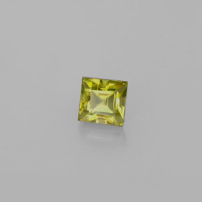 Sfene naturale verde da 0,41 ct, quadrato, VS