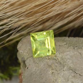 Sfene naturale verde da 0,57 ct, quadrato, VS-SI