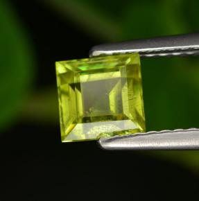 Sfene naturale verde da 0,99 ct, quadrato, VS-SI