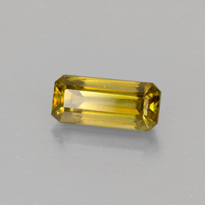 Sfene Oro verdastro naturale da 0.76 ct, Taglio smeraldo, VVS-VS