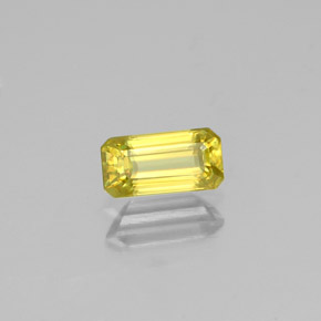 Sfene Giallo oro naturale da 0.58 ct, Taglio smeraldo, VVS-VS