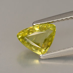 Sfene naturale giallo da 0,93 ct, trillion, VVS-VS