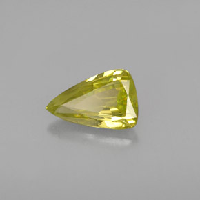 Sfene Verde dorato naturale da 0.63 ct, Taglio trillion, VVS-VS
